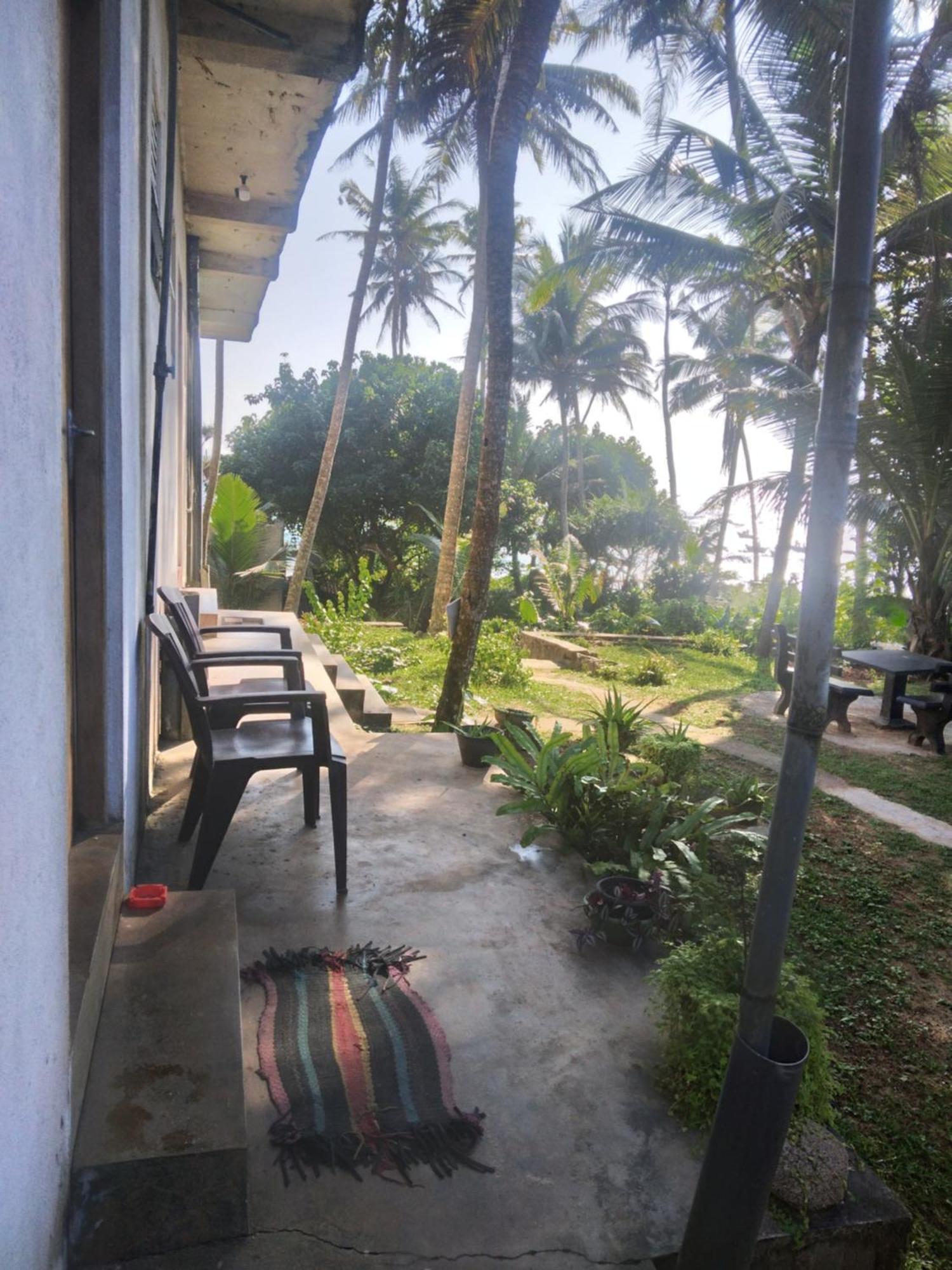 Sunray Rest - Beach View Homestay Mirissa Exterior photo