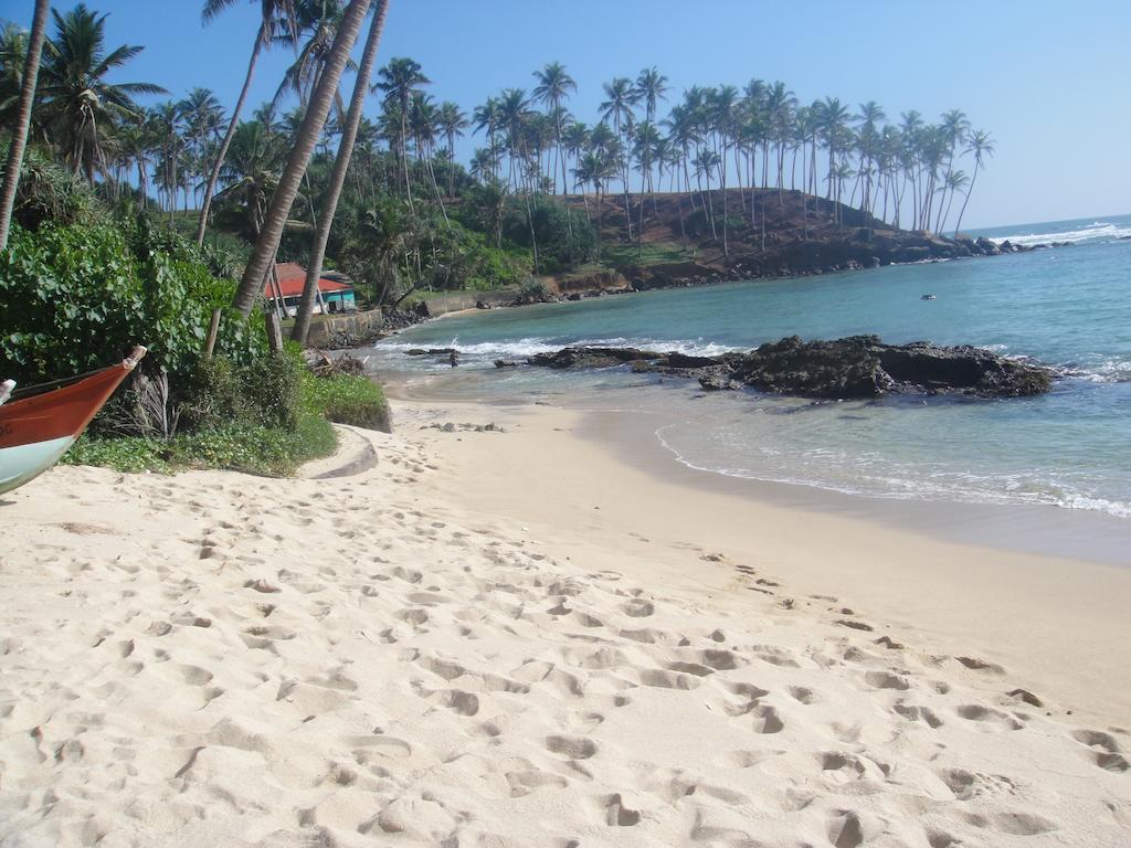 Sunray Rest - Beach View Homestay Mirissa Exterior photo