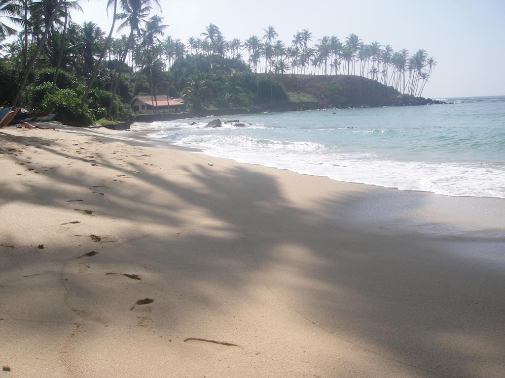 Sunray Rest - Beach View Homestay Mirissa Exterior photo