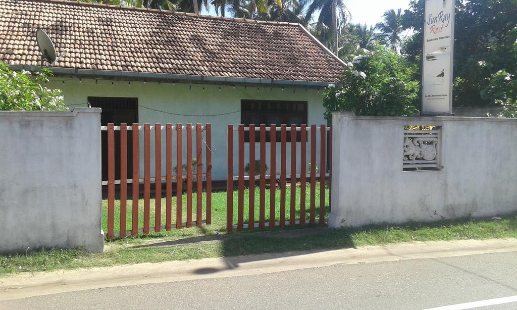 Sunray Rest - Beach View Homestay Mirissa Exterior photo